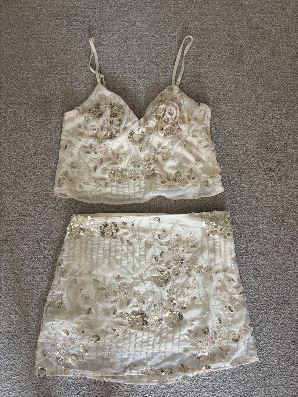 Sparkly set 
-perfect for concerts
-top sz medium 
-skirt sz small